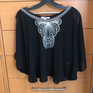 Cold-shoulder flowy blouse